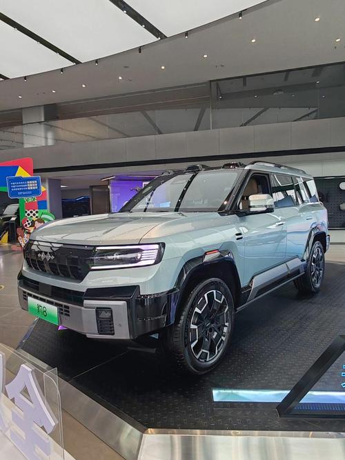 成都郫都区嘉隆胜企业管理咨询比亚迪方程豹硬派越野的爆款，英菲尼迪35周年与你共成长